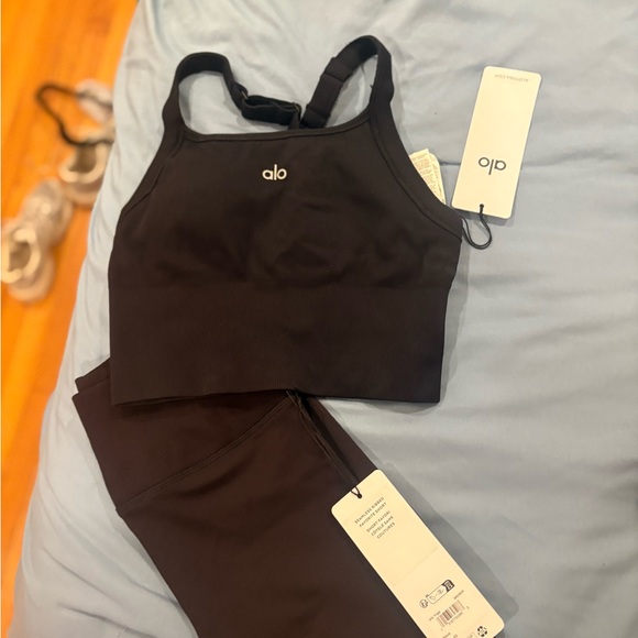 ALO Yoga Dark Sports Bra and Leggings Set - Picture 1 of 5